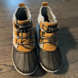 EUC SOREL Kids boots